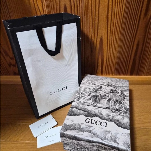 Gucci Black Chevron Leather Crossbody Bag - Picture 7 of 8